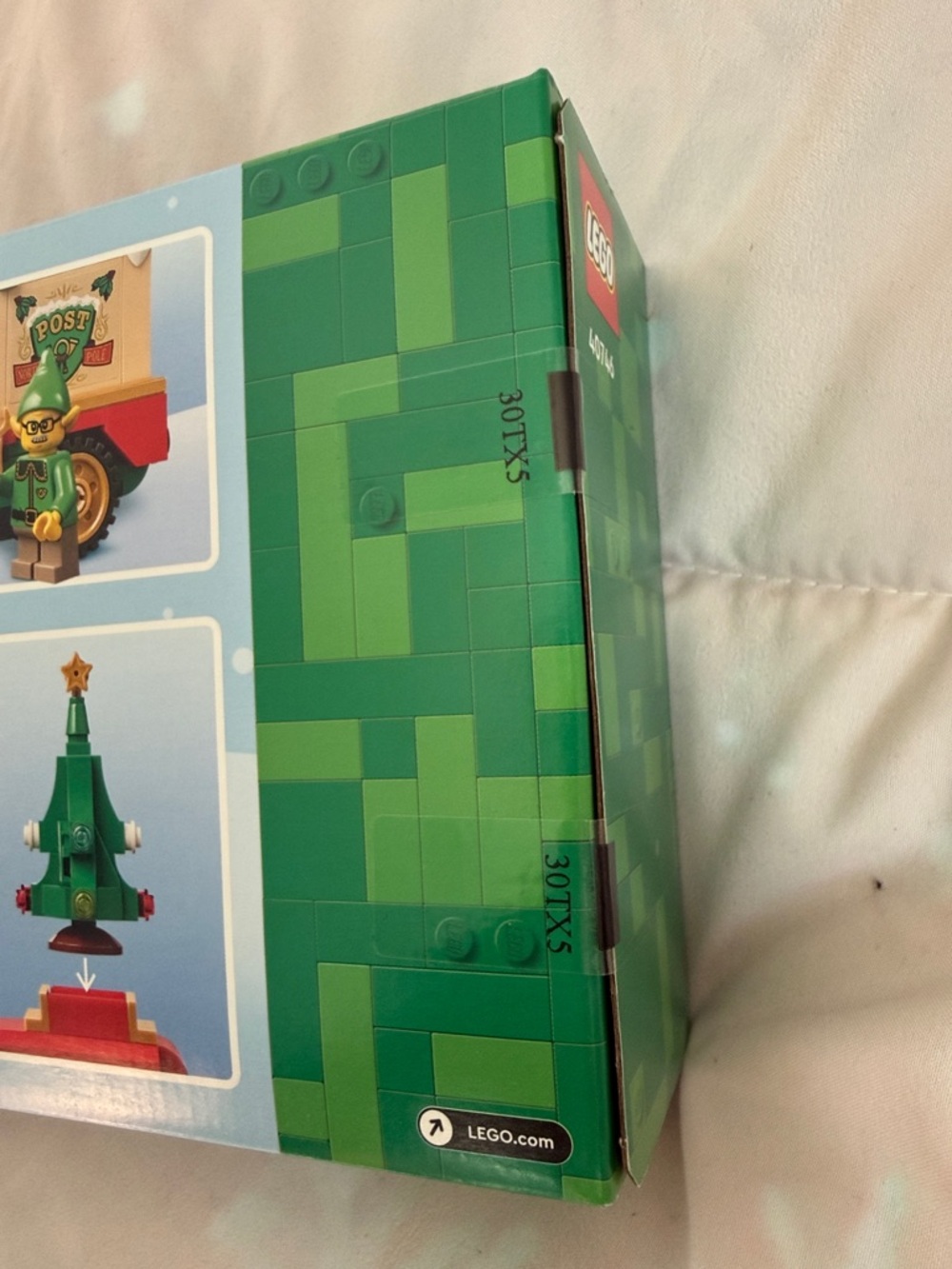 Lego | NIB SEALED Santa Delivery Truck Set - Green, Red & Gold Accents - Picture 4 of 5